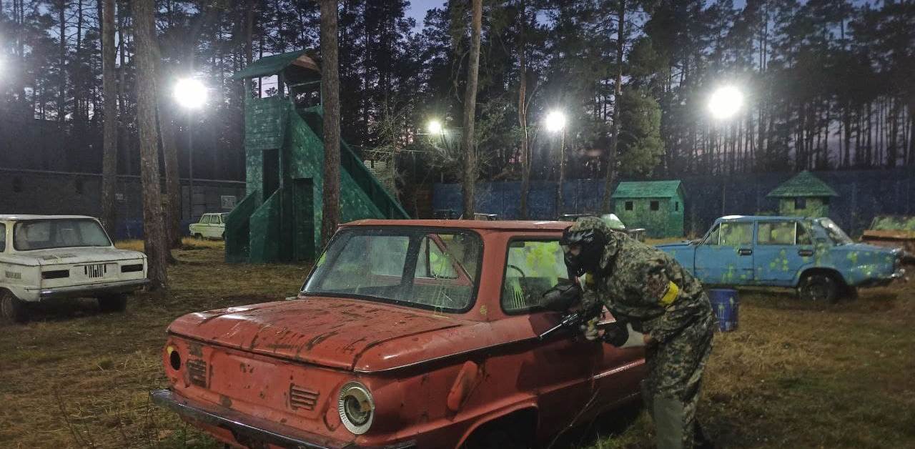Ночной пейнтбол